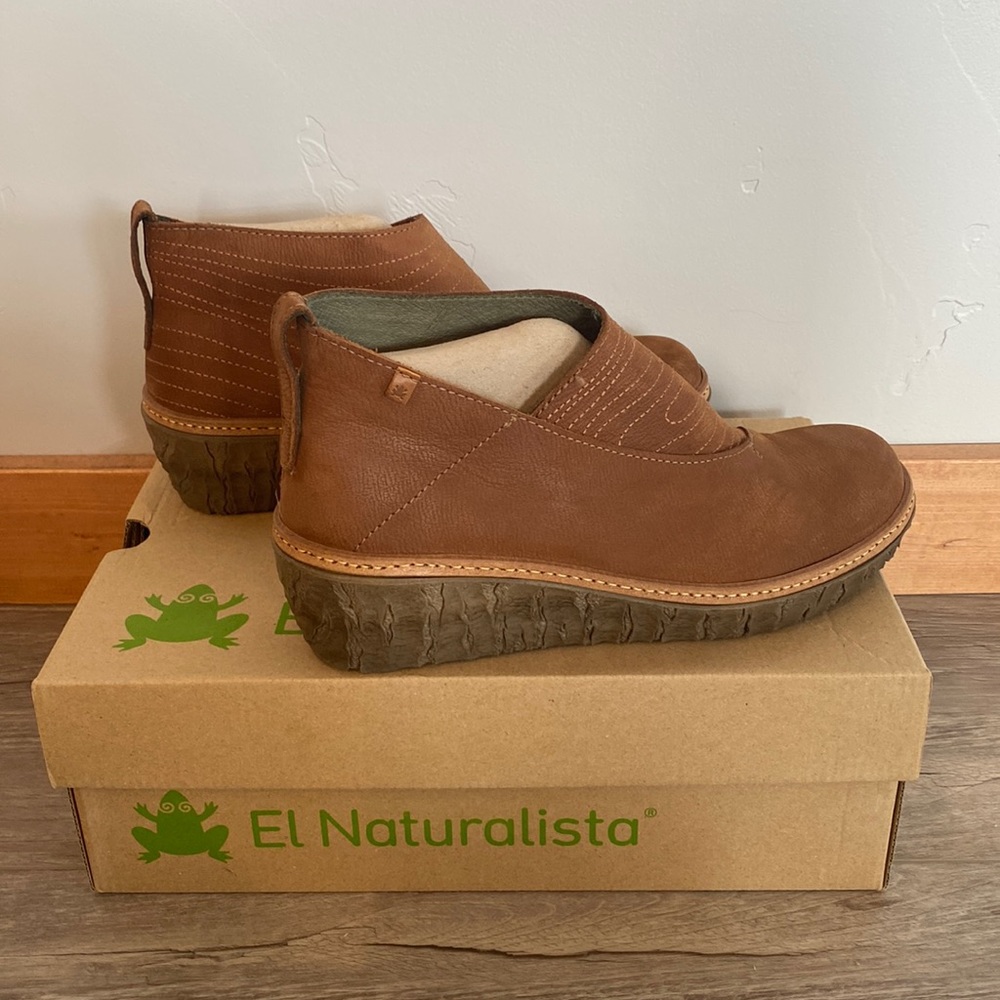 El Naturalista loafers size 40
